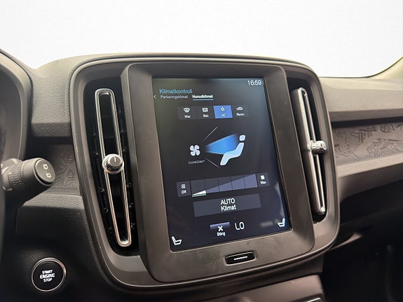 Volvo XC40 19 of 30