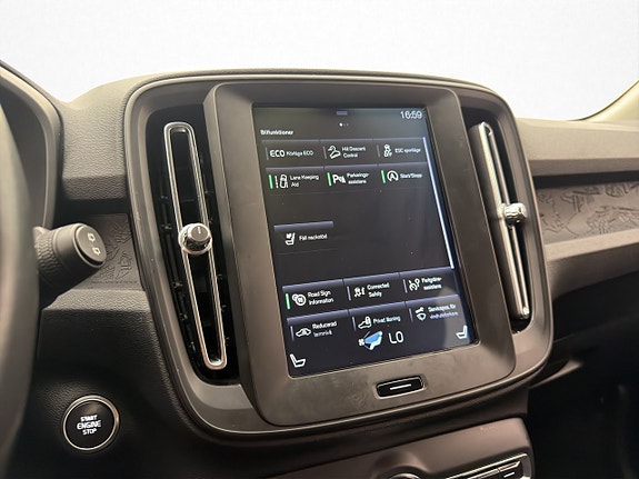 Volvo XC40 21 of 30