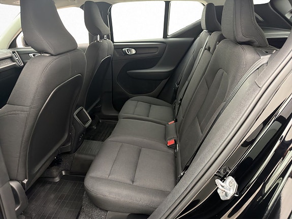 Volvo XC40 28 of 30