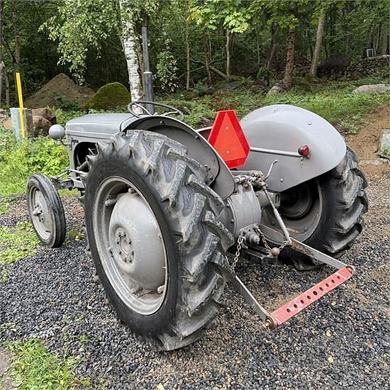 Massey Ferguson MF35 - 1,4 ton - Video! 6 of 30