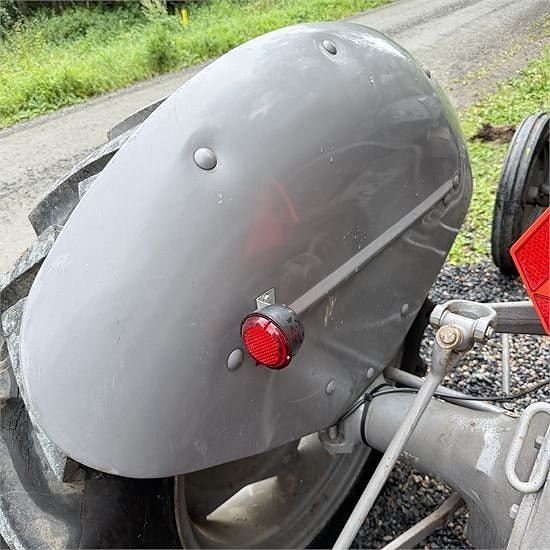 Massey Ferguson MF35 - 1,4 ton - Video! 24 of 30