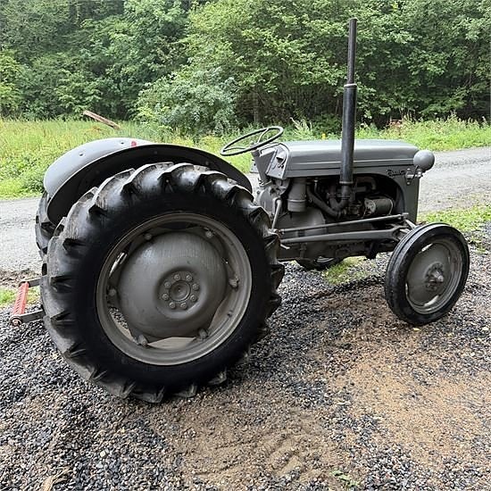 Massey Ferguson MF35 - 1,4 ton - Video! 9 of 30