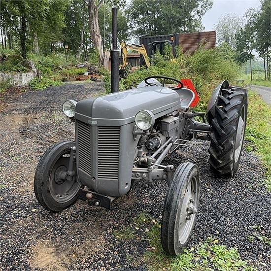 Massey Ferguson MF35 - 1,4 ton - Video! 4 of 30