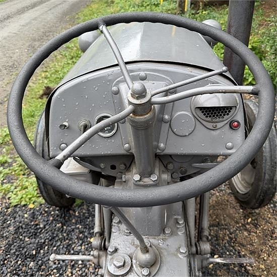 Massey Ferguson MF35 - 1,4 ton - Video! 18 of 30