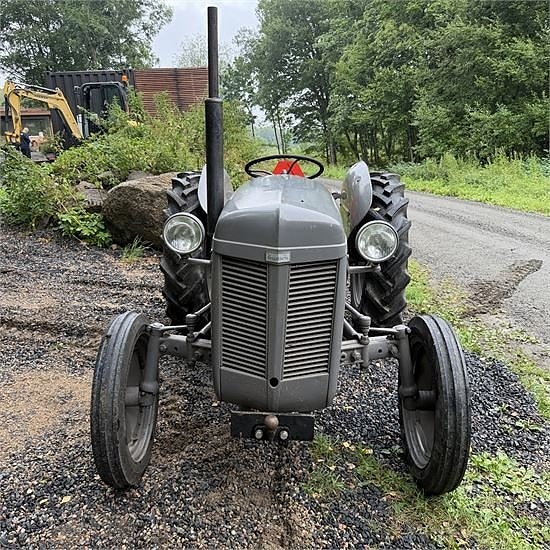 Massey Ferguson MF35 - 1,4 ton - Video! 5 of 30