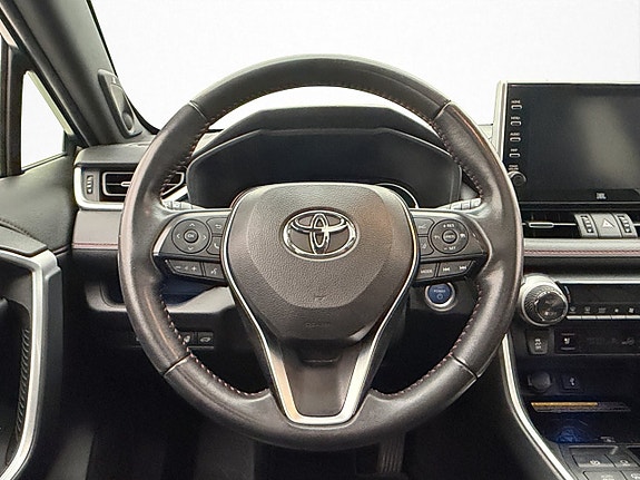 Toyota RAV4 17 of 30