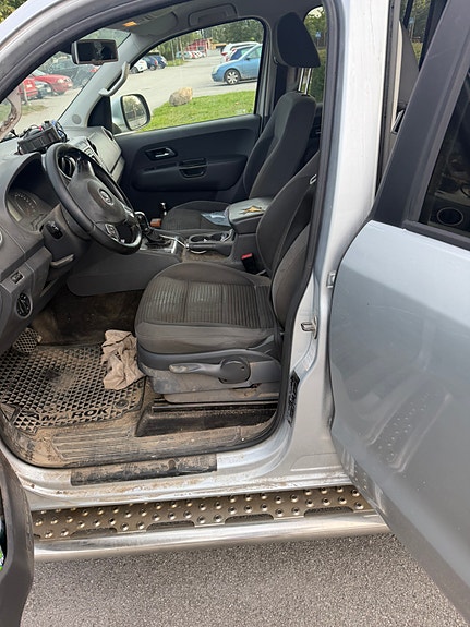 Volkswagen Amarok 2 of 5