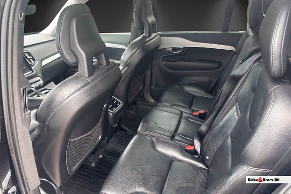 Volvo XC90 6 of 26