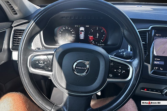 Volvo XC90 9 of 26