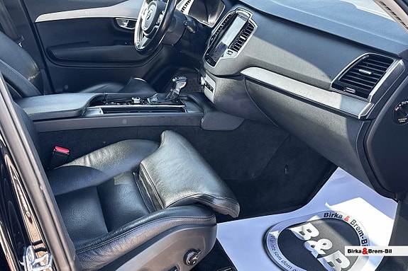 Volvo XC90 26 of 26