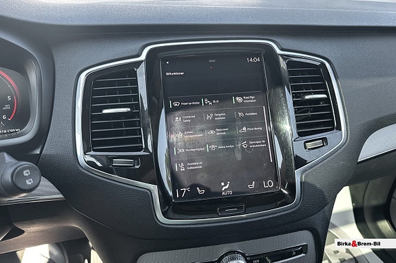 Volvo XC90 13 of 26
