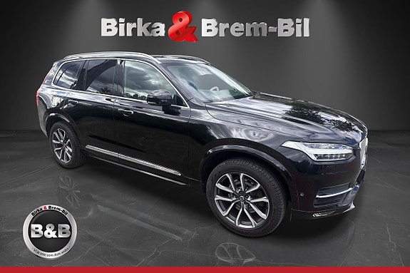 Volvo XC90 2 of 26