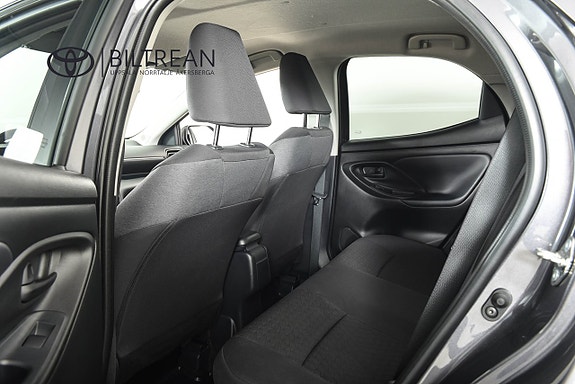 Toyota Yaris 7 of 14
