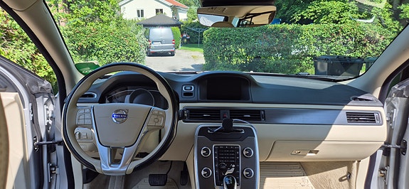 Volvo XC70 8 of 12