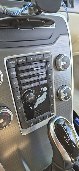 Volvo XC70 11 of 12