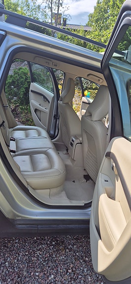 Volvo XC70 6 of 12
