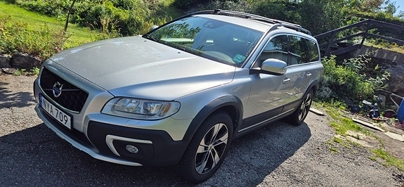 Volvo XC70 2 of 12