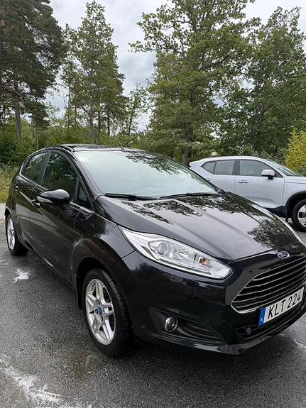 Ford Fiesta 2 of 7