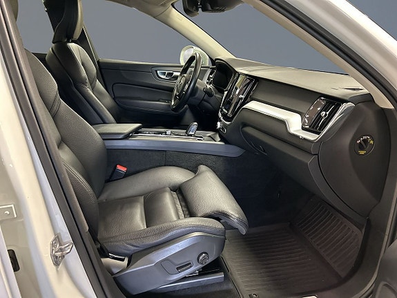 Volvo XC60 7 of 17