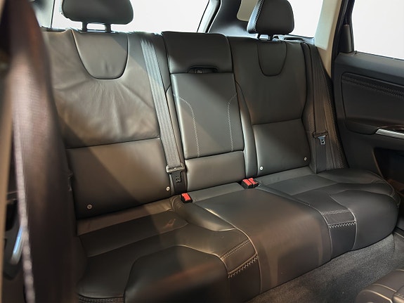 Volvo XC60 24 of 27