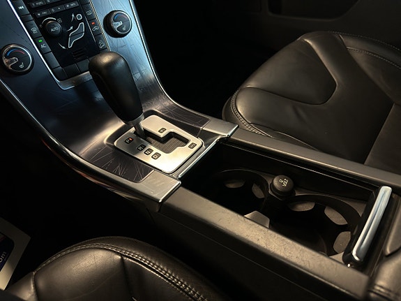 Volvo XC60 22 of 27