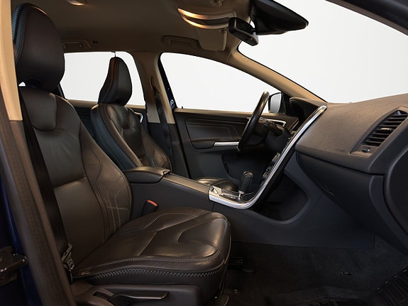 Volvo XC60 13 of 27