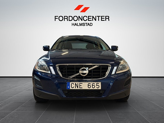 Volvo XC60 2 of 27