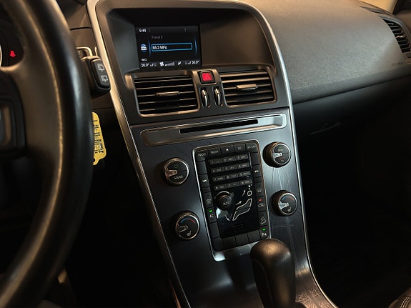 Volvo XC60 19 of 27
