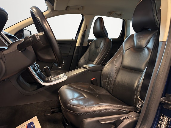 Volvo XC60 11 of 27