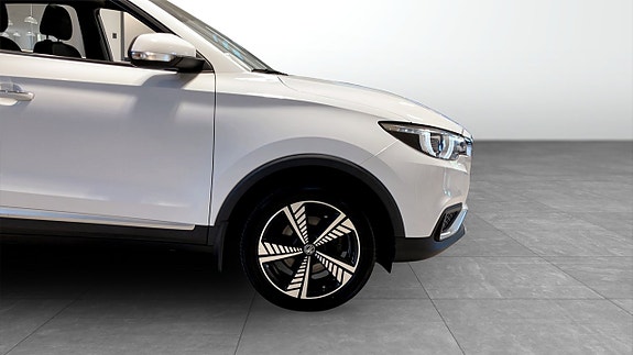 MG ZS EV 9 of 19