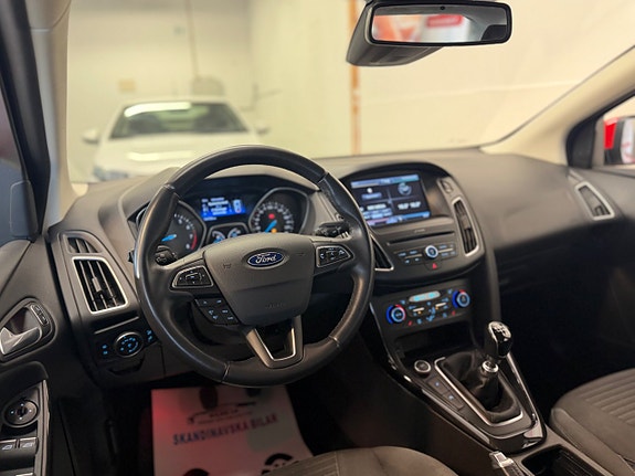 Ford Focus 12 of 18