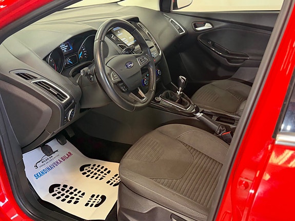 Ford Focus 9 of 18