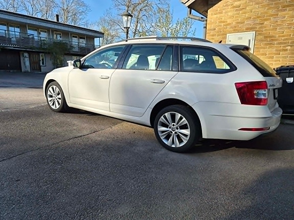 Skoda Octavia 4 of 10