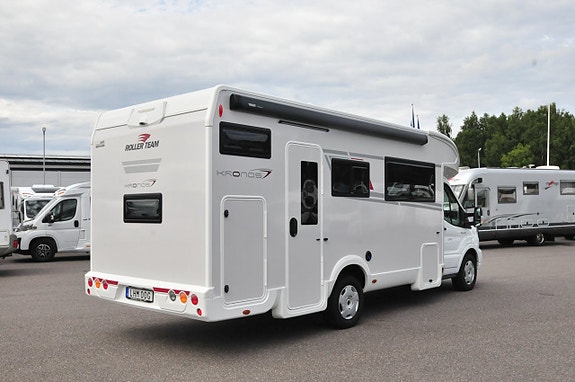 Roller Team KRONOS 274 TL 5 Bältade platser 6 sovplatser Dieselpanna 3 of 14