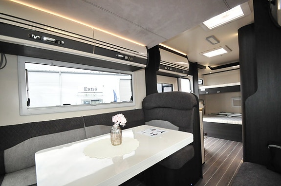 Roller Team KRONOS 274 TL 5 Bältade platser 6 sovplatser Dieselpanna 10 of 14