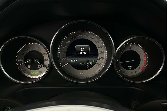 Mercedes-Benz E220 12 of 15