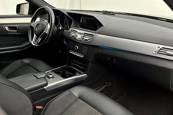 Mercedes-Benz E220 8 of 15