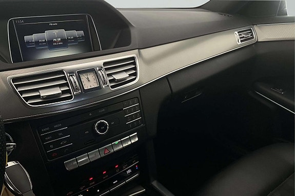 Mercedes-Benz E220 10 of 15