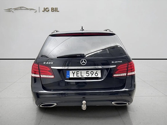 Mercedes-Benz E220 4 of 15