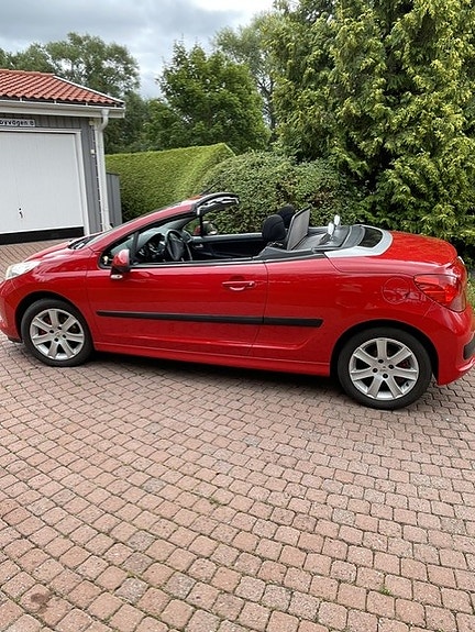 Peugeot 207 CC 4 of 6