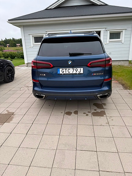 BMW X5 2 of 8