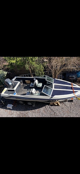 Picton 180,Evinrude 150 7 of 9