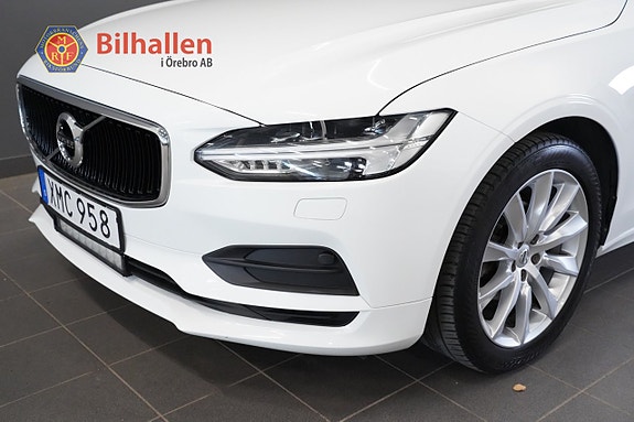 Volvo V90 2 of 26