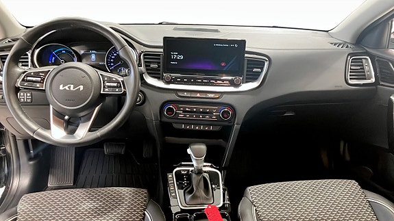 Kia Ceed 4 of 12