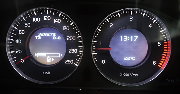Volvo XC60 13 of 25