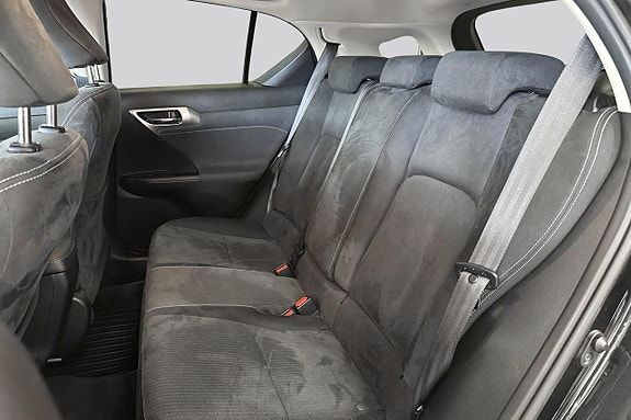 Lexus CT200h 9 of 15