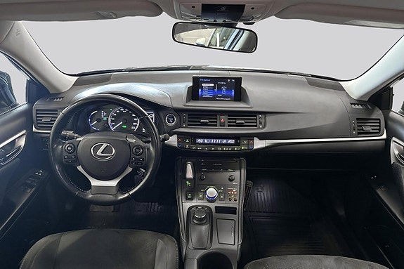 Lexus CT200h 7 of 15