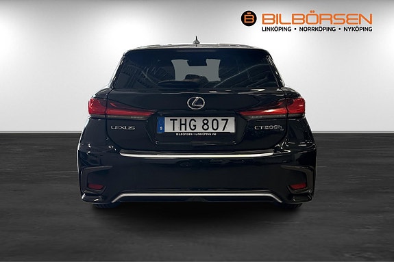 Lexus CT200h 5 of 15