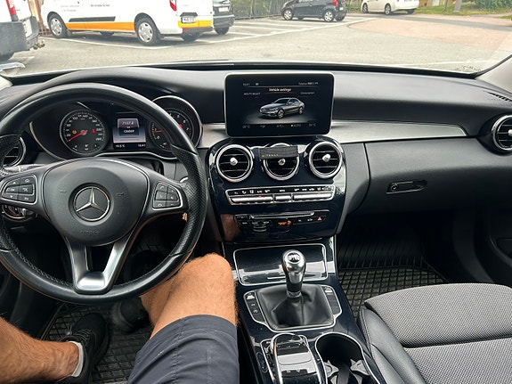 Mercedes-Benz C180 4 of 11