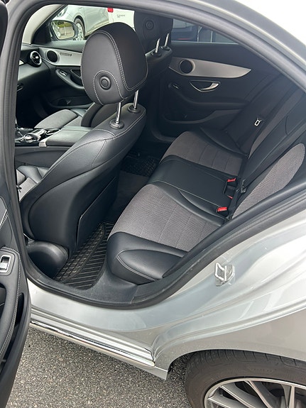 Mercedes-Benz C180 5 of 11
